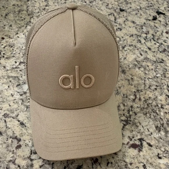 ALO Yoga | Accessories | Alo Yoga Tan Baseball Cap | Poshmark